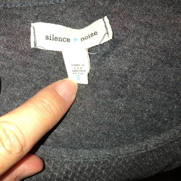 SALE Silence + Noise Tank with Bow - Picture 3 of 3